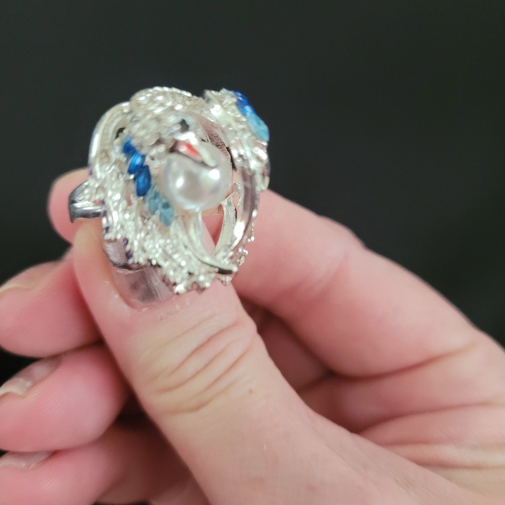 Ring - Picture 3 of 3